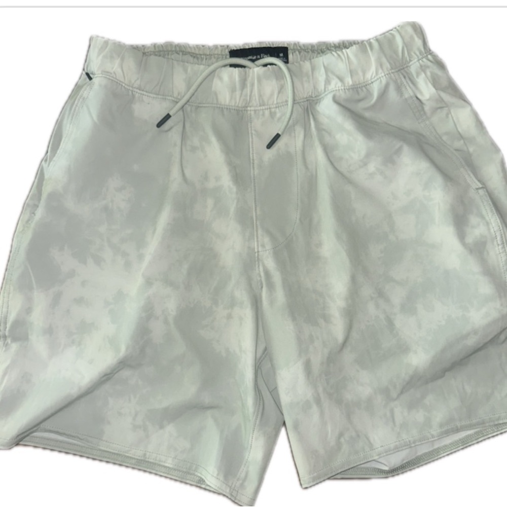 Abercrombie & Fitch Light Gray Elastic Waist Shorts